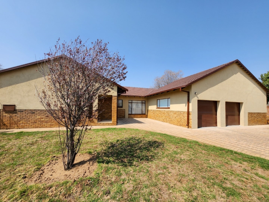 3 Bedroom Property for Sale in La Hoff North West